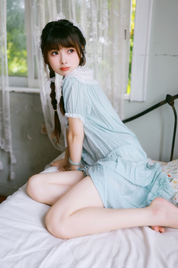 《亮剑》李云龙妻子，豪门梦碎，拼命演戏还清1.4亿巨债，现回浙江农村过踏实日子 配图